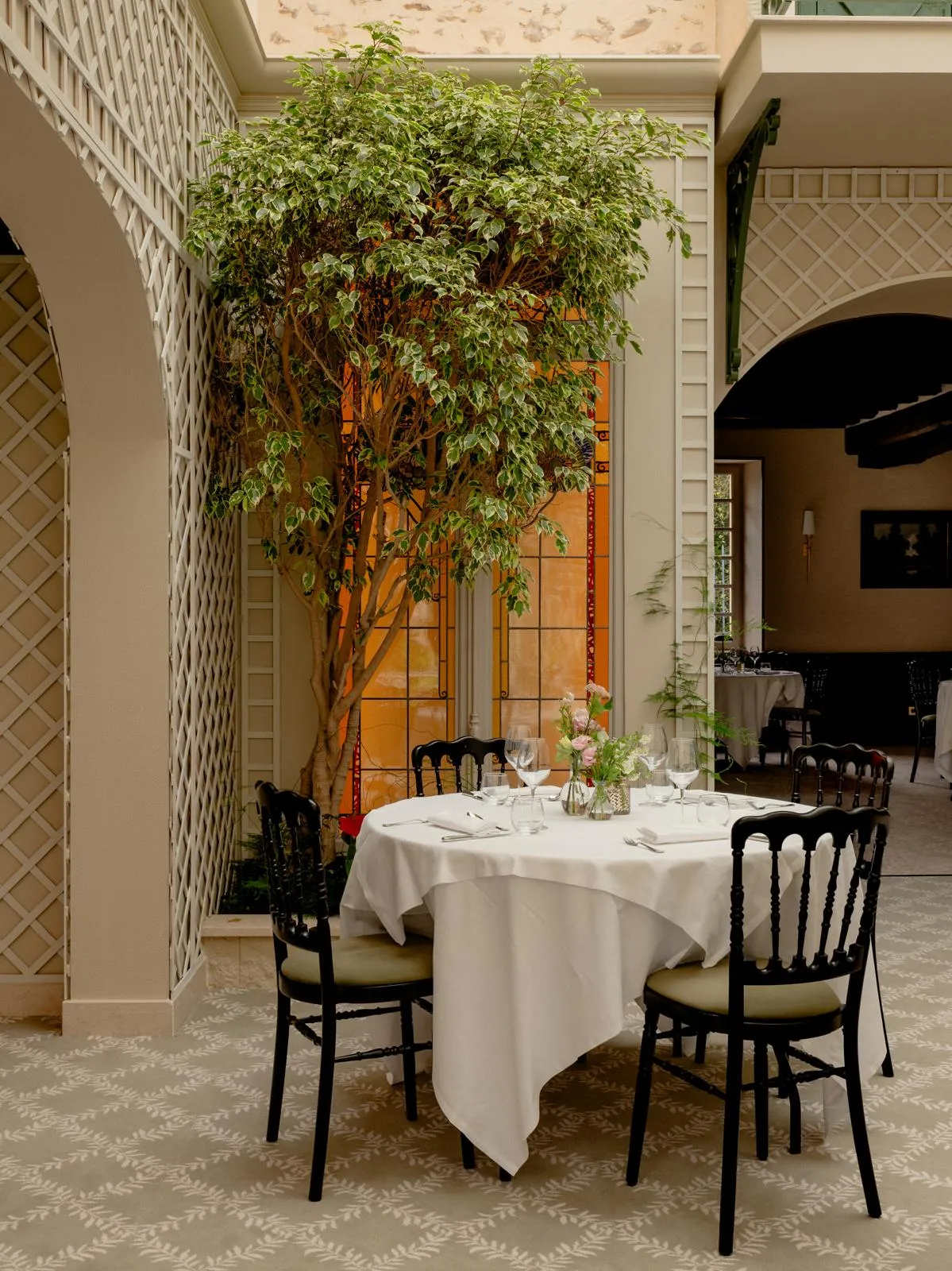 Terrasse privative en treillage – espace extérieur pour cocktails, vins d'honneur et réceptions en plein air à Rambouillet